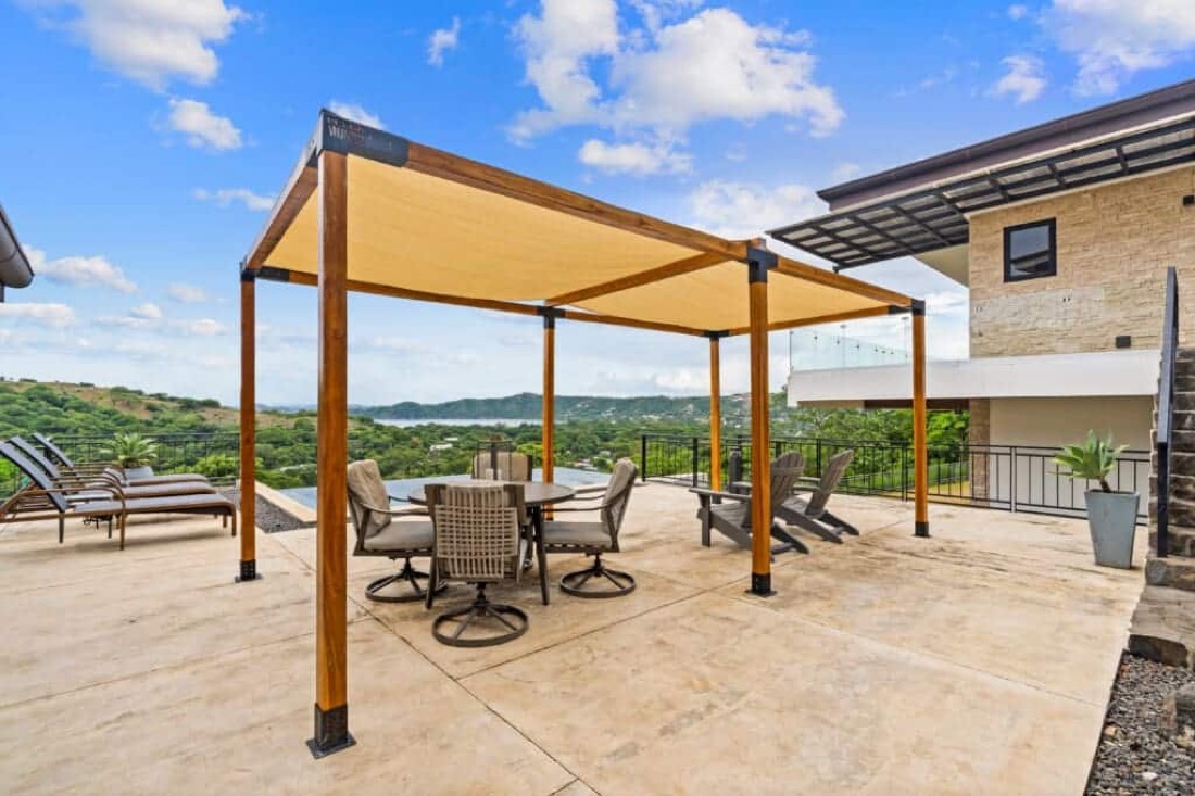 Casa Roble — Outdoor